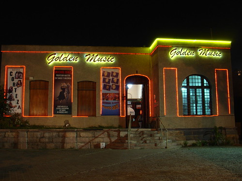 Fachada de Golden Music en enero de 2008